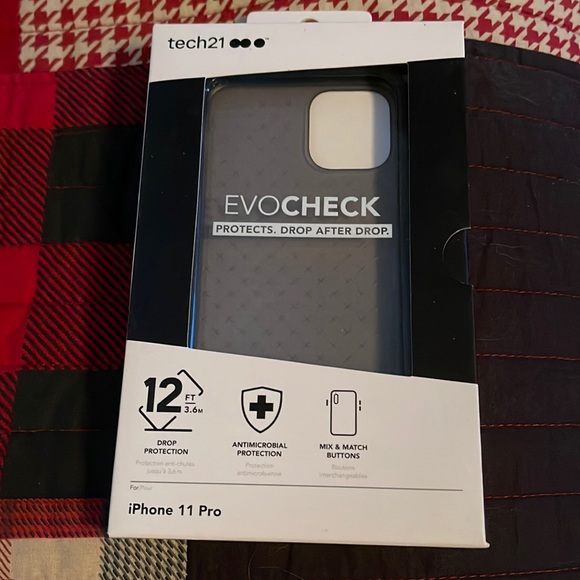 iPhone 11 Pro phone case NWT - Picture 1 of 1